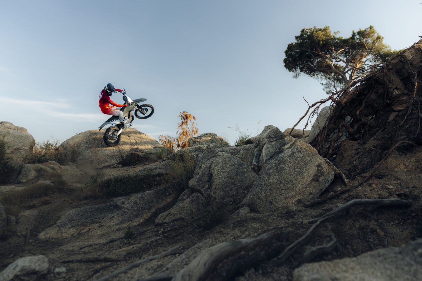 Enduro sulle rocce